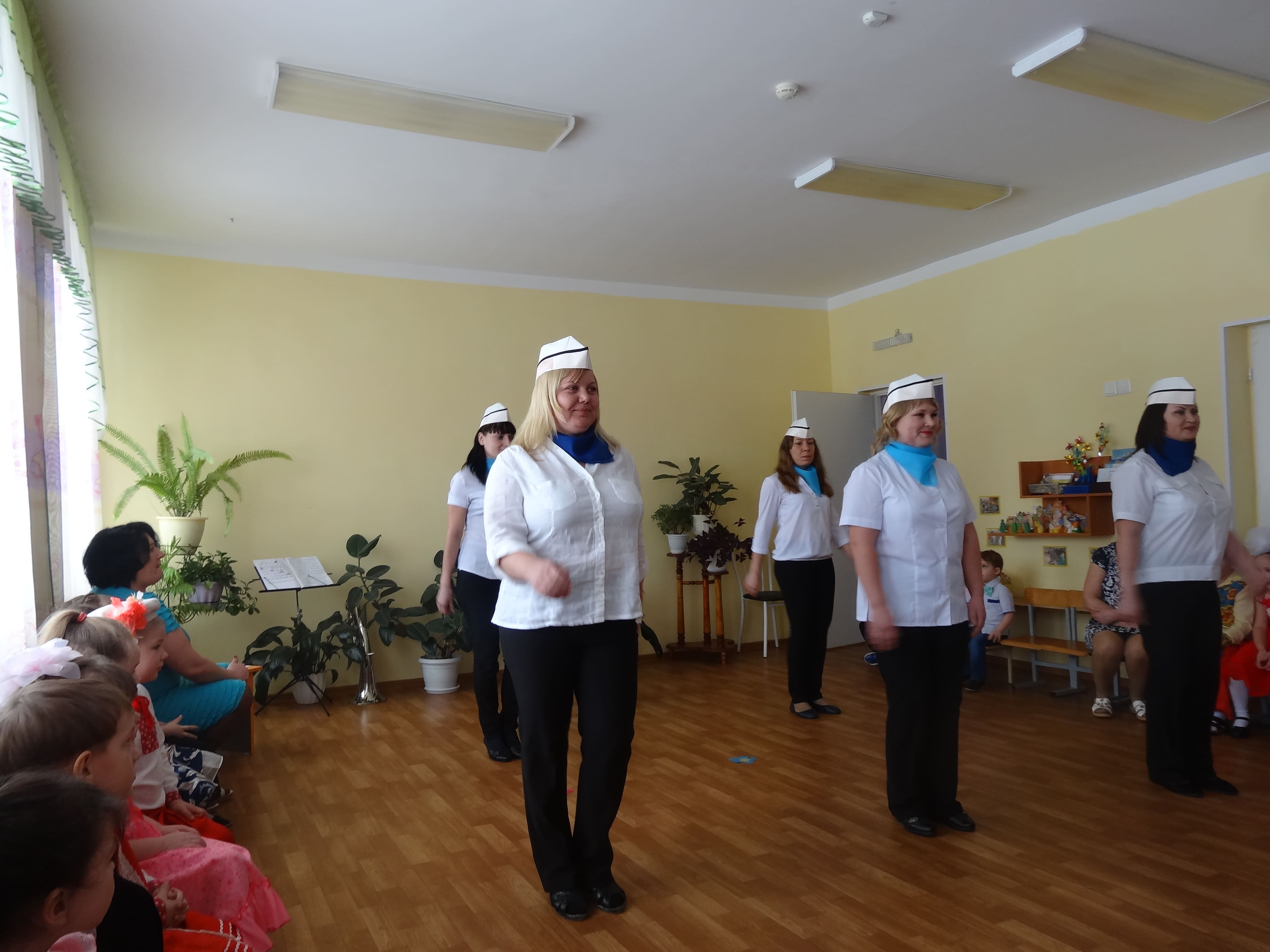 16 выступление воспитателей на юбилее деского сада